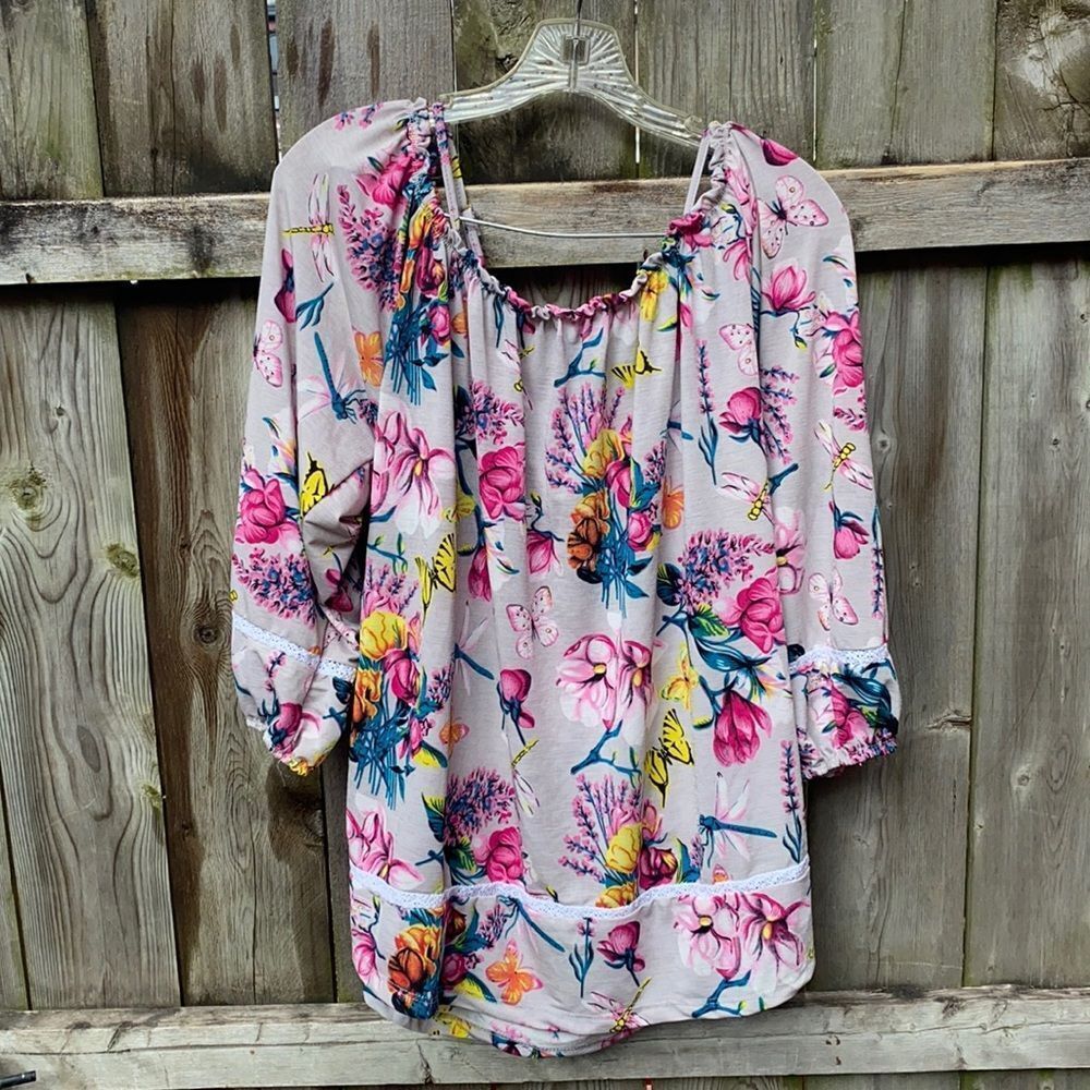Emily Stacy Floral top sz. 3X